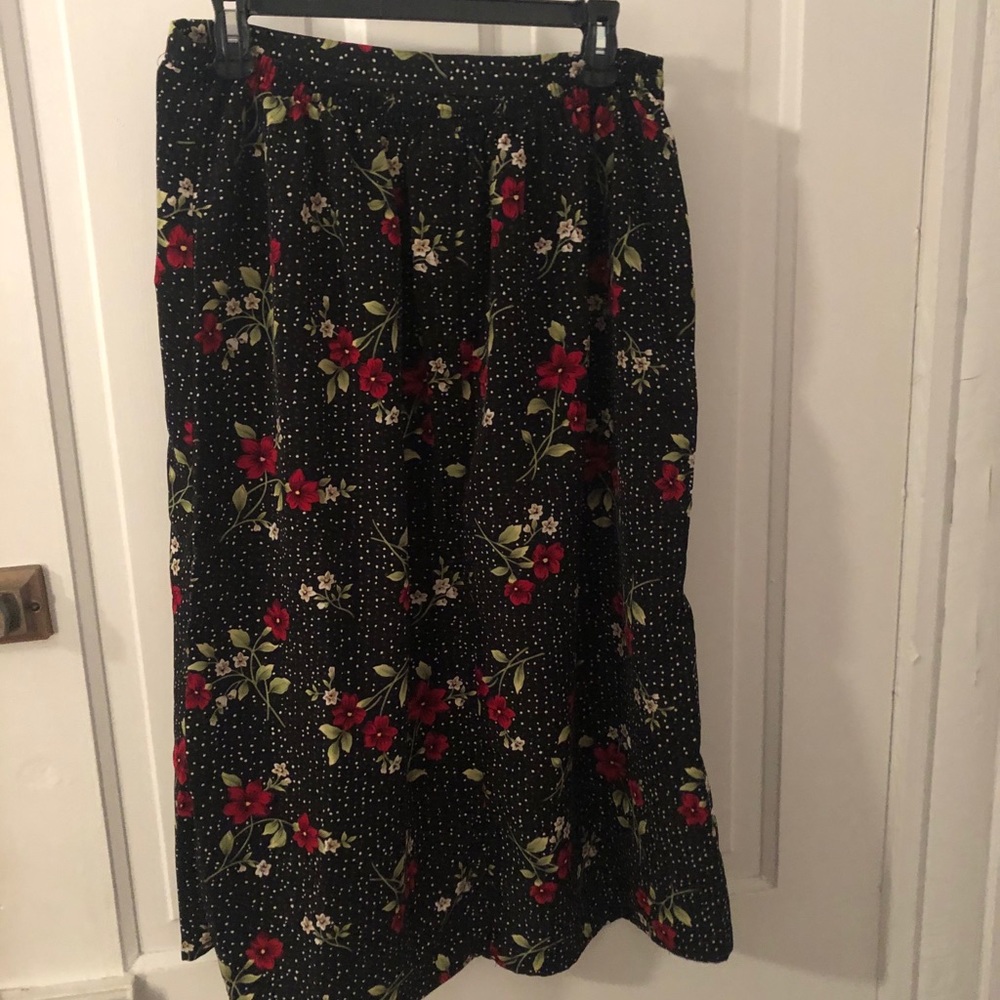Large Jaclyn Smith Collections “Petite” Skirt
